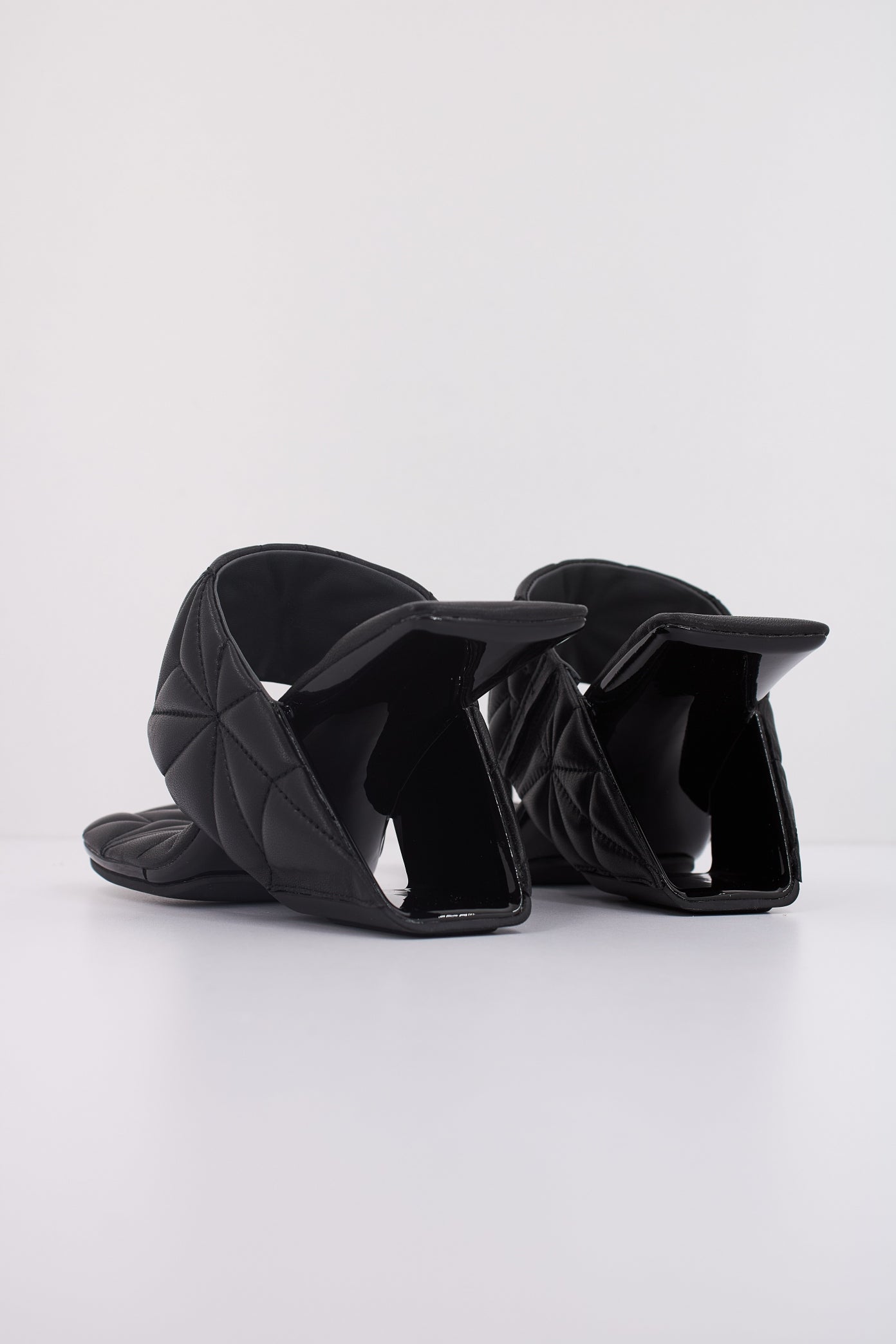 UNITED NUDE LOOP TOE HI en color BLACK  (4)