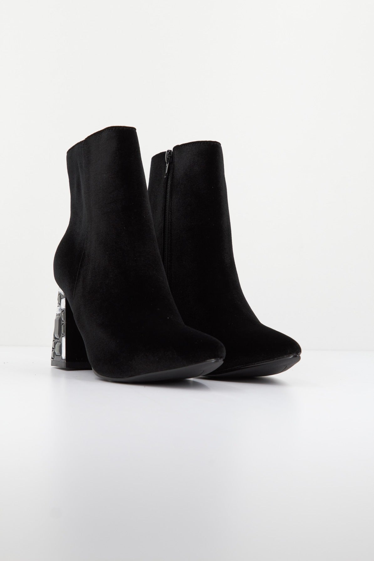 MENBUR M en color BLACK  (2)