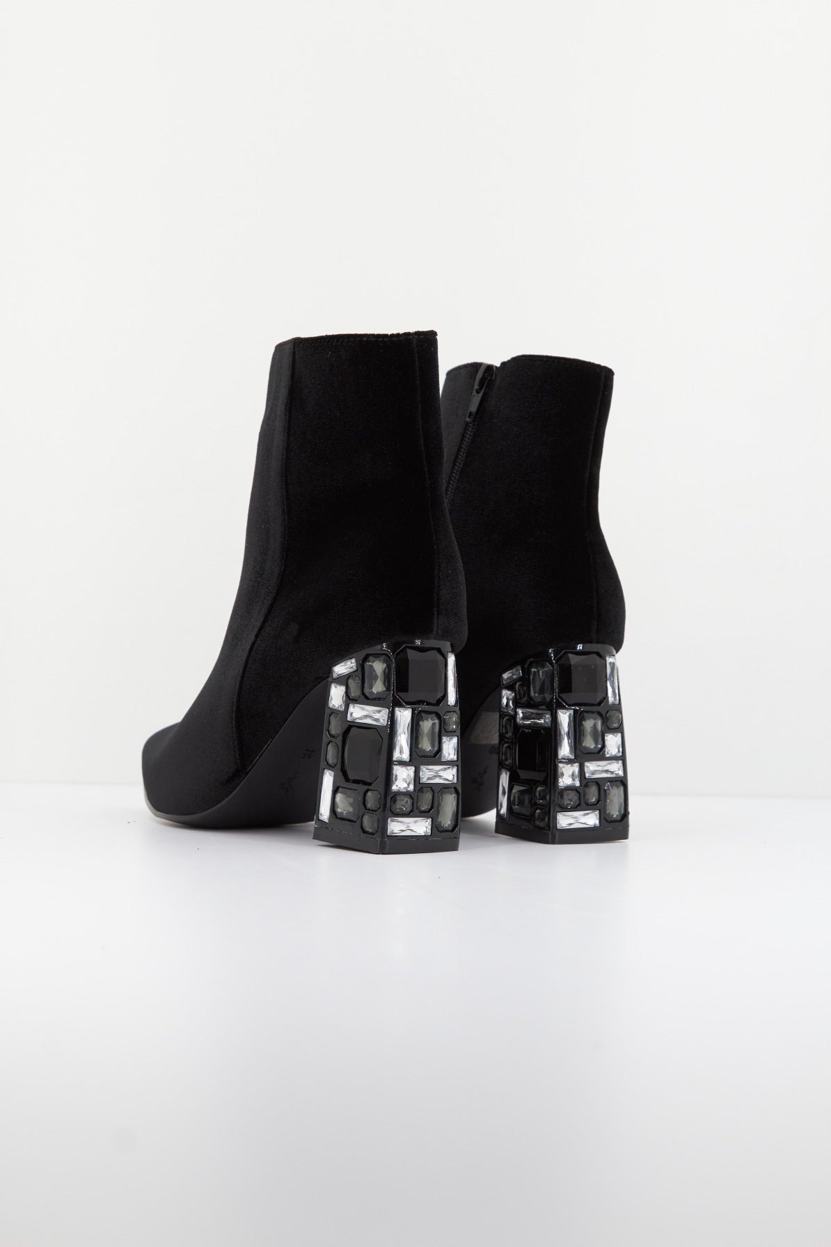 MENBUR M en color BLACK  (3)