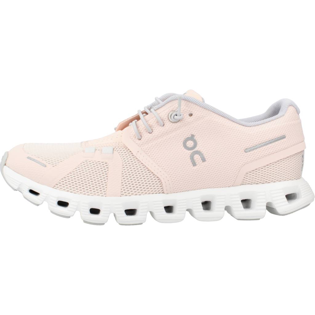ON RUNNING CLOUD  en color WHITE  (2)