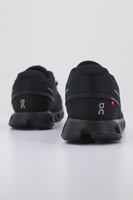 ON RUNNING CLOUD  en color BLACK  (3)