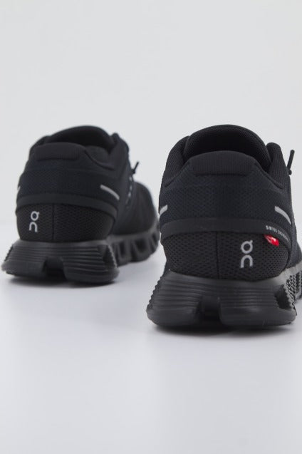 ON RUNNING  CLOUD  en color BLACK  (3)