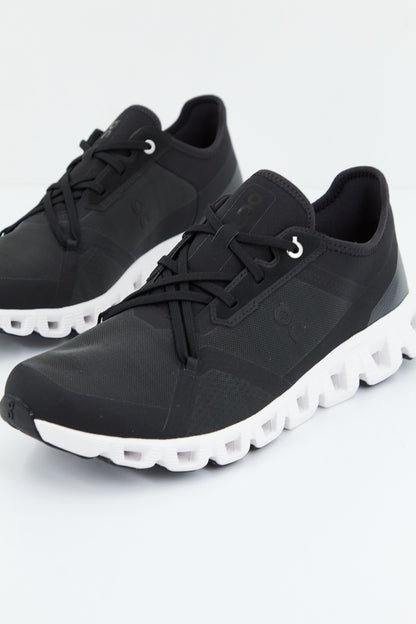 ON RUNNING CLOUD X  AD en color BLCKWHT  (1)