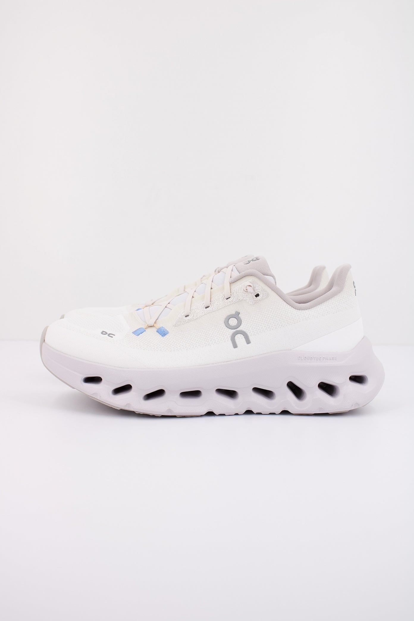 ON RUNNING CLOUDTILT en color LAVENDER  (2)