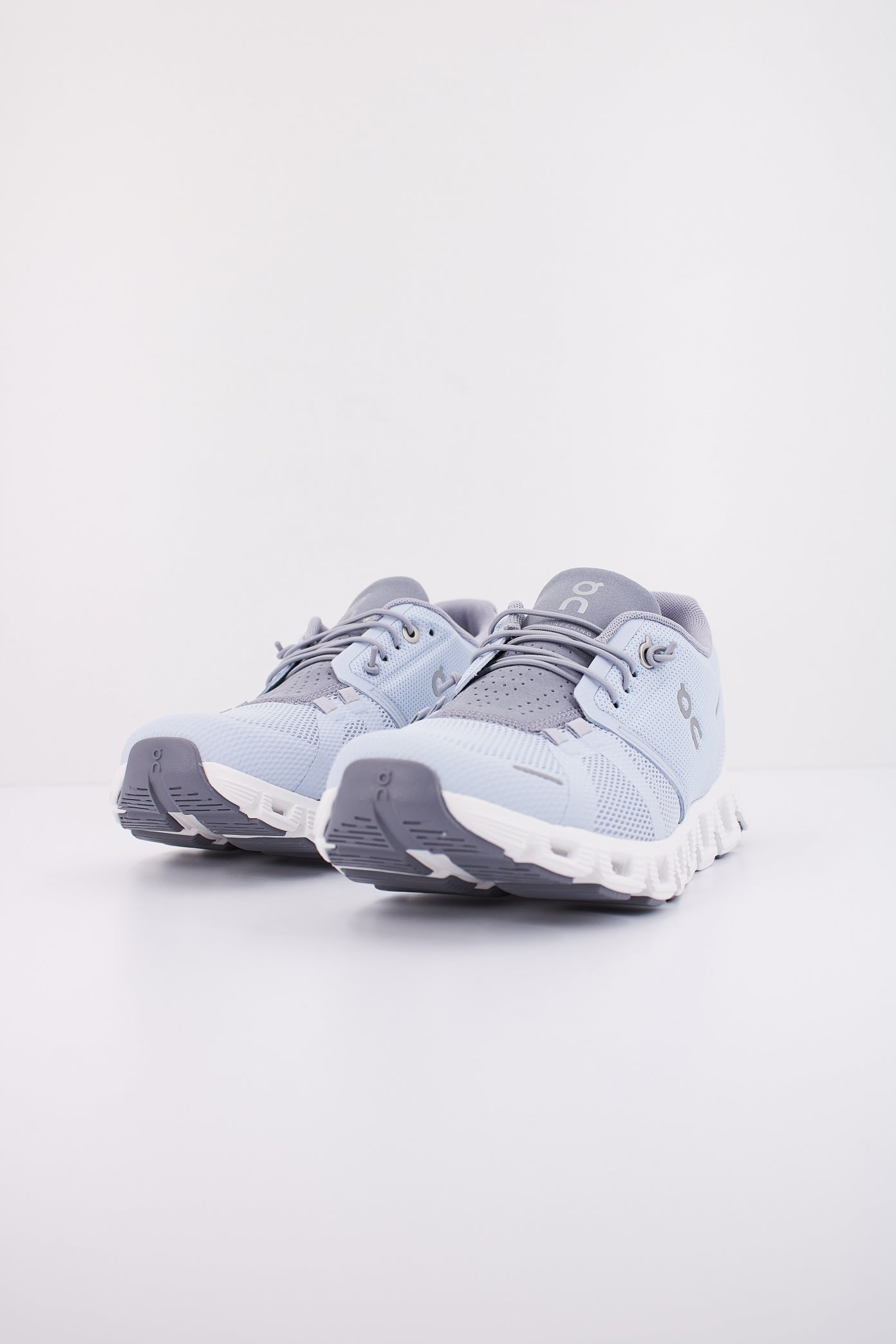 ON RUNNING CLOUD  en color FOSSIL  (2)