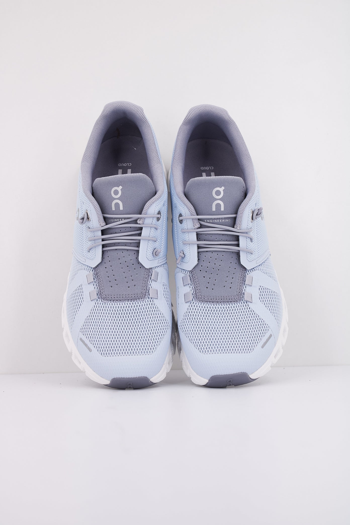 ON RUNNING CLOUD  en color FOSSIL  (3)