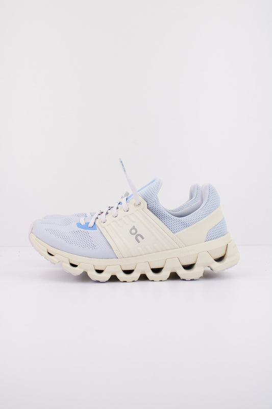 ON RUNNING CLOUDSWIFT  AD en color CREAM  (1)