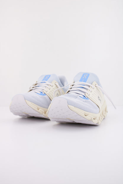 ON RUNNING CLOUDSWIFT  AD en color CREAM  (2)
