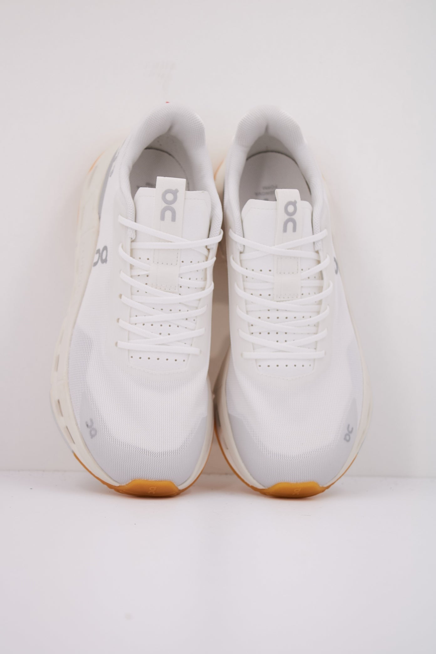 ON RUNNING CLOUDNOVA FORM  en color WHITE  (3)