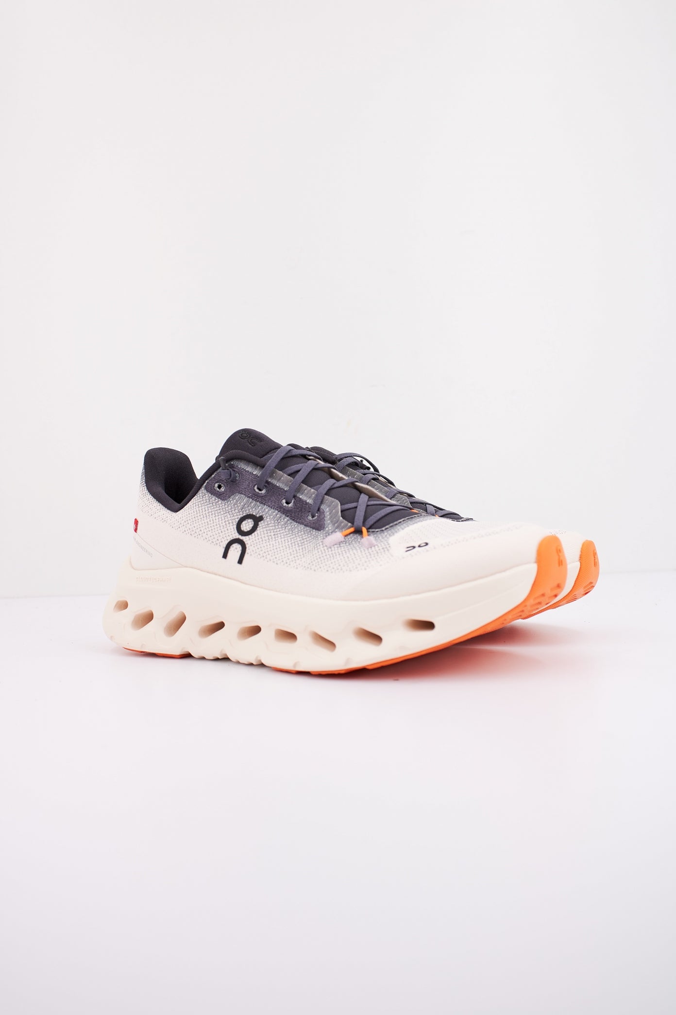 ON RUNNING CLOUDTILT en color IRON  (2)