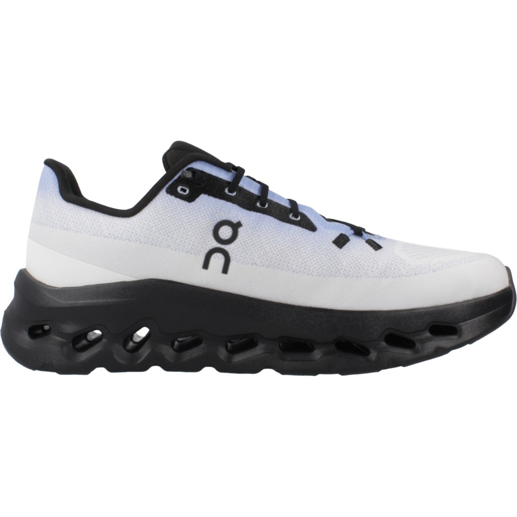 ON RUNNING CLOUDTILT en color ECLIPSE  (4)