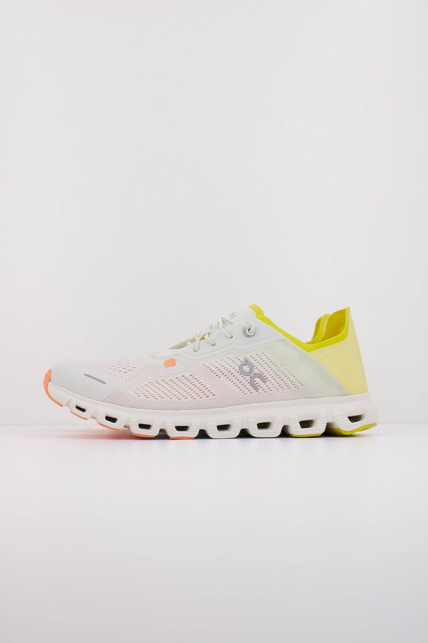 ON RUNNING CLOUD  COAST en color ALOE  (1)