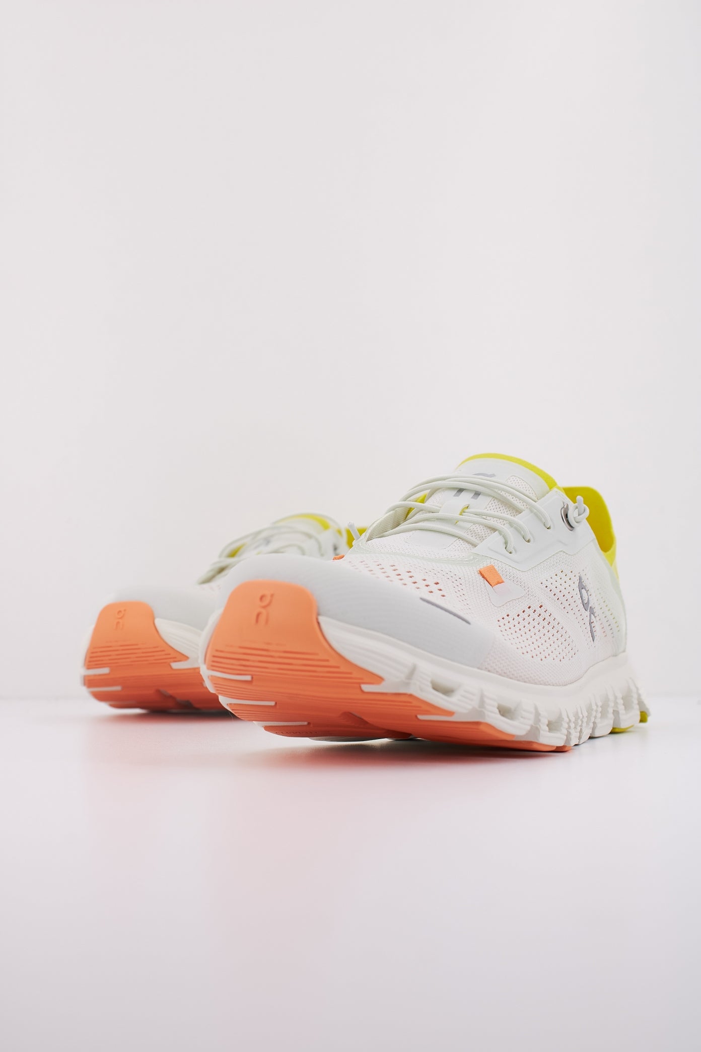 ON RUNNING CLOUD  COAST en color ALOE  (2)