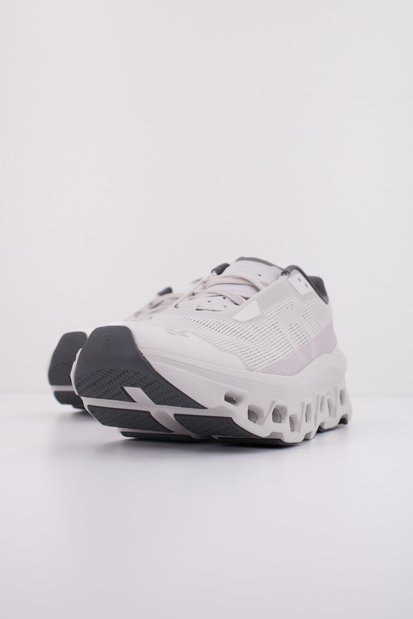 ON RUNNING CLOUDMONSTER en color IVORY  (2)