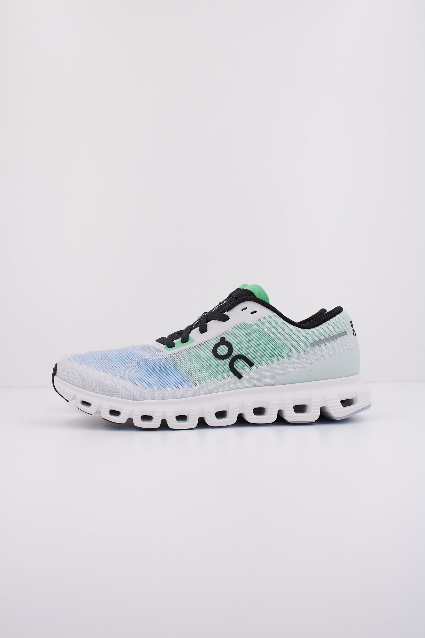 ON RUNNING CLOUD  PUSH en color HORIZON  (1)