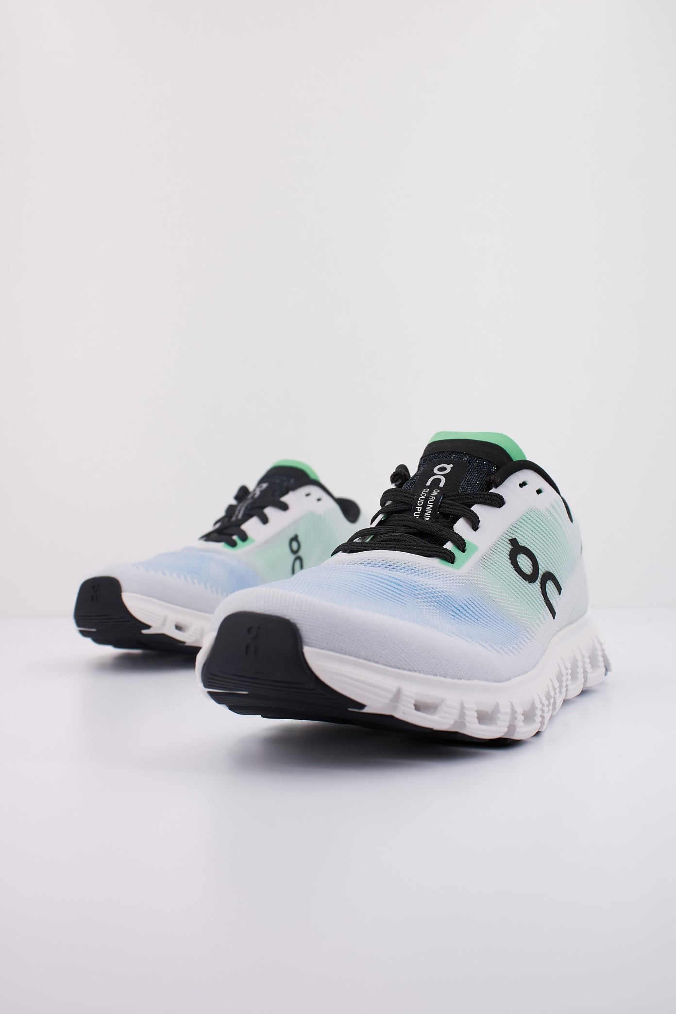 ON RUNNING CLOUD  PUSH en color HORIZON  (2)