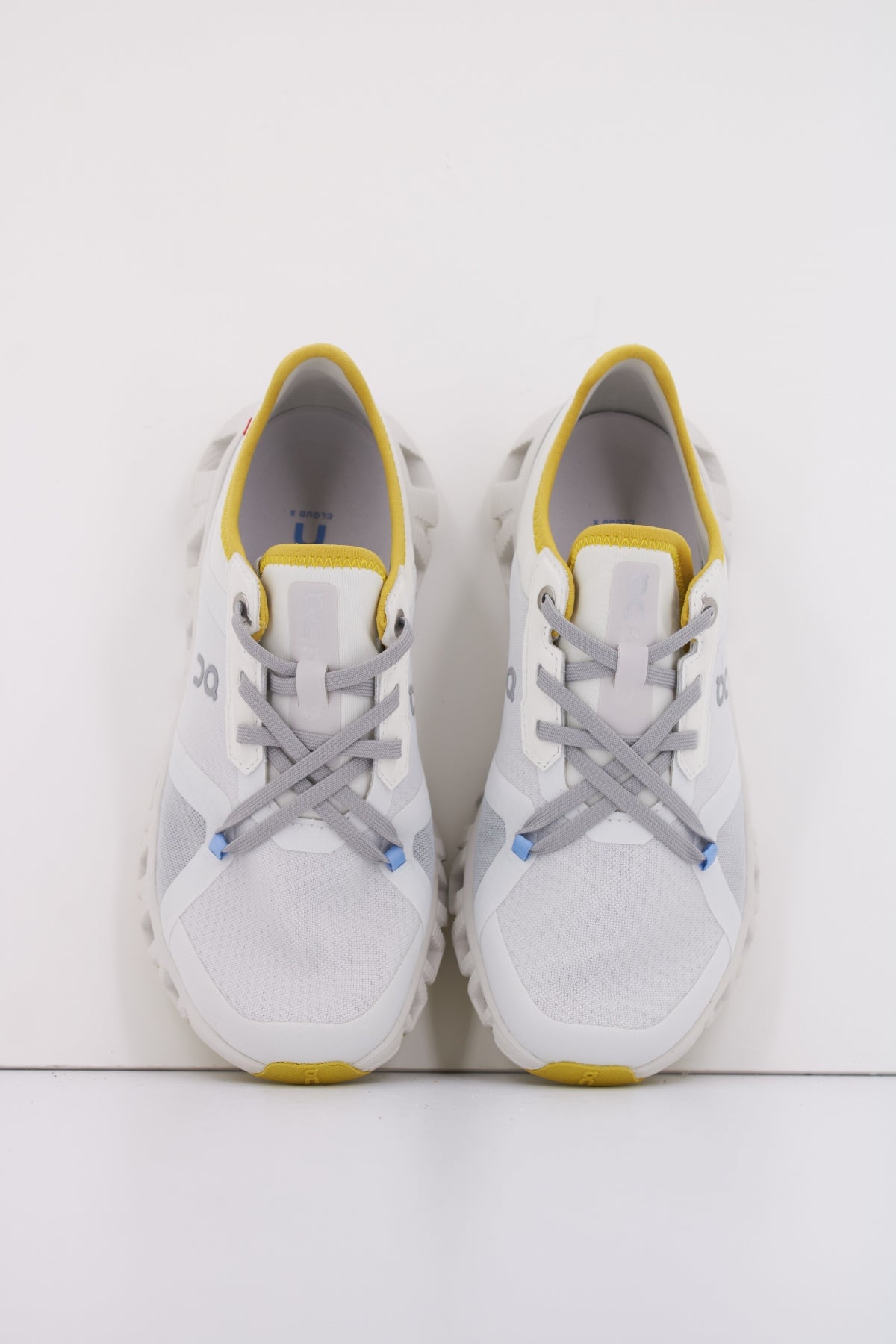 ON RUNNING CLOUD X  AD W en color ICELTRMRN  (3)