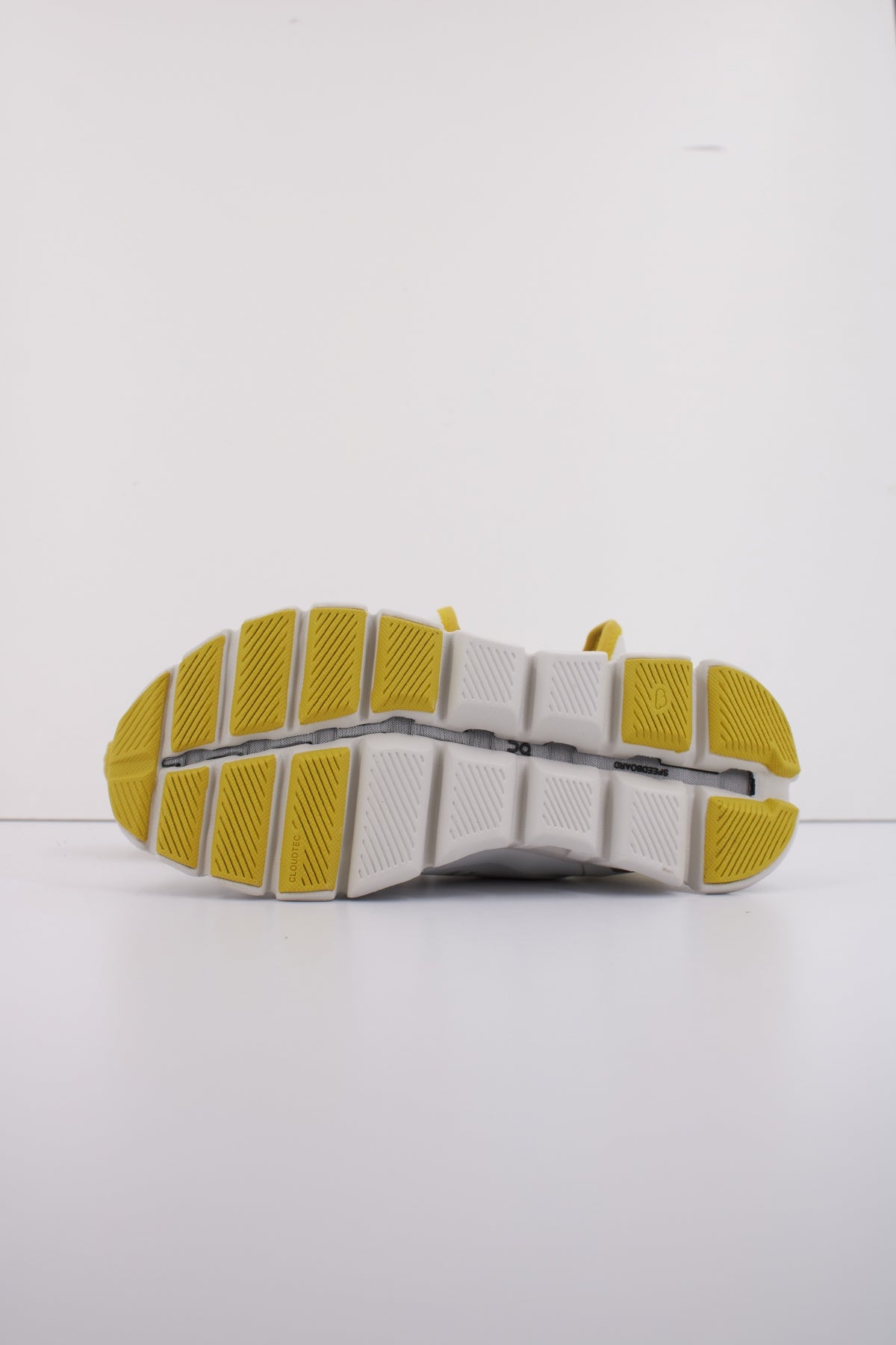 ON RUNNING CLOUD X  AD W en color ICELTRMRN  (5)