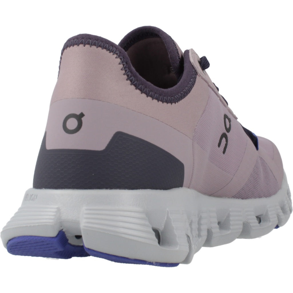 ON RUNNING CLOUD X  AD W en color HRNGLCR  (3)