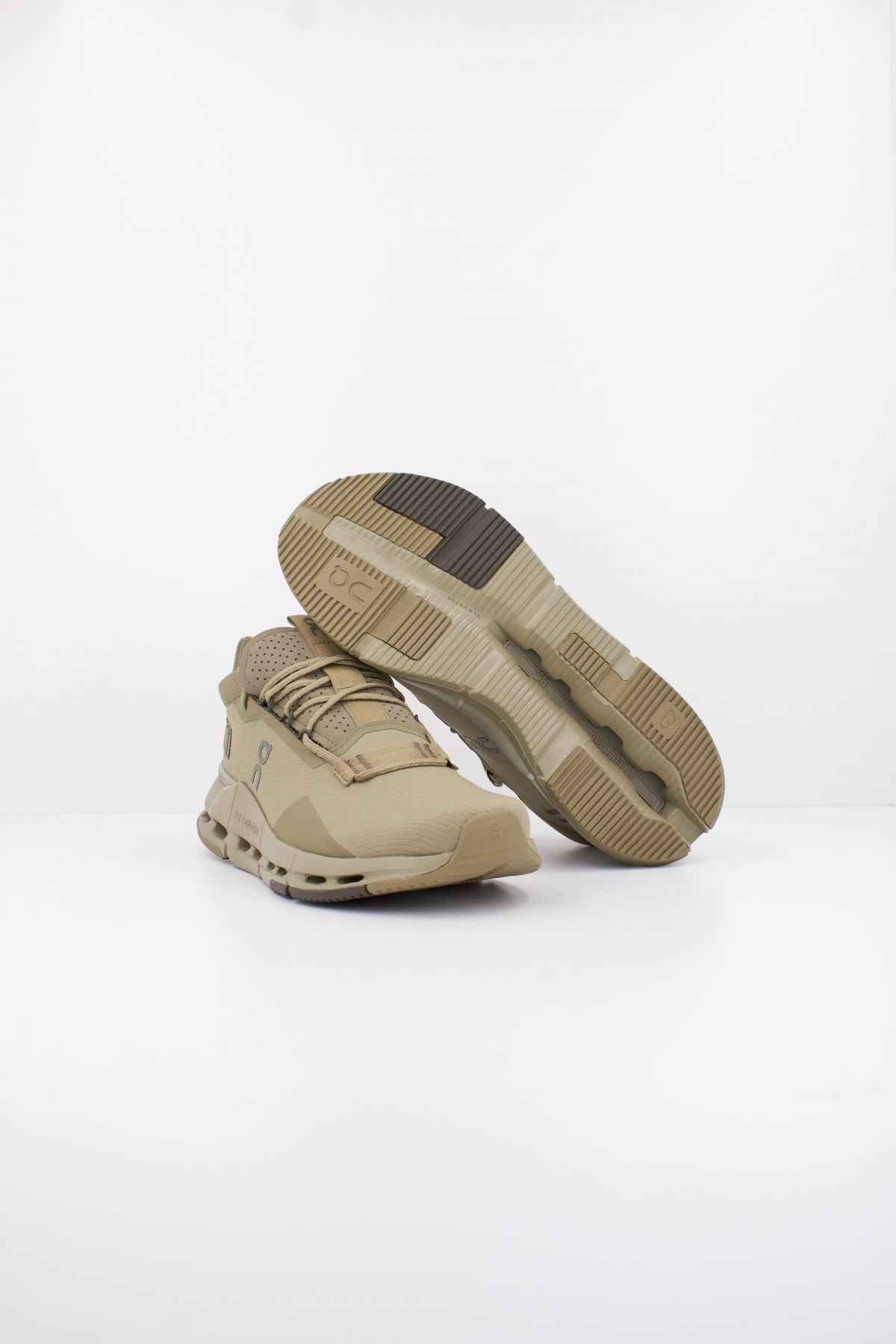 ON RUNNING CLOUDNOVA  en color GRVTHRN  (5)