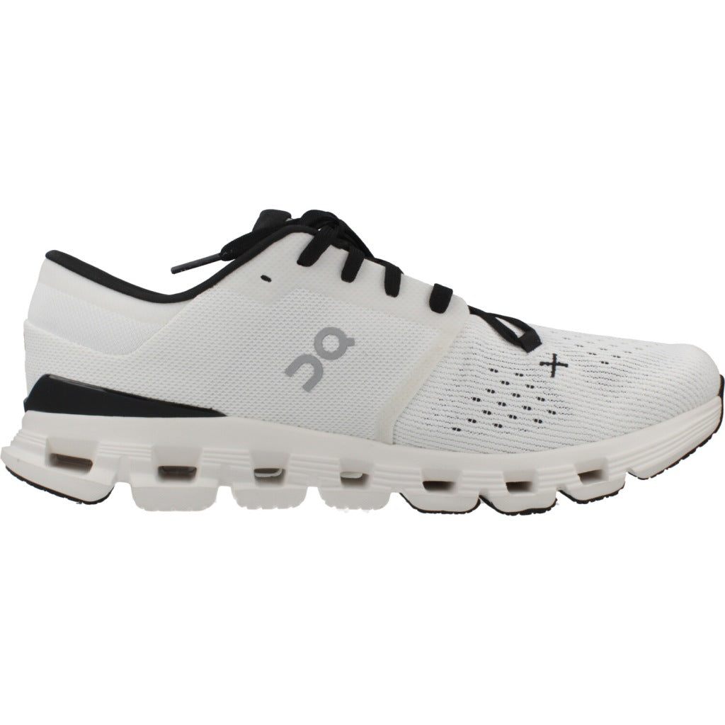ON RUNNING CLOUD X M en color IVORY  (4)
