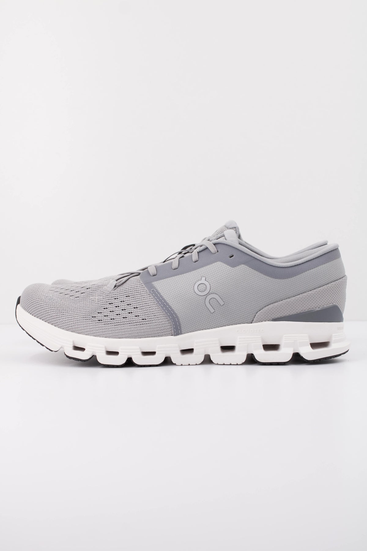 ON RUNNING CLOUD X  M en color ALLYIVRY  (1)