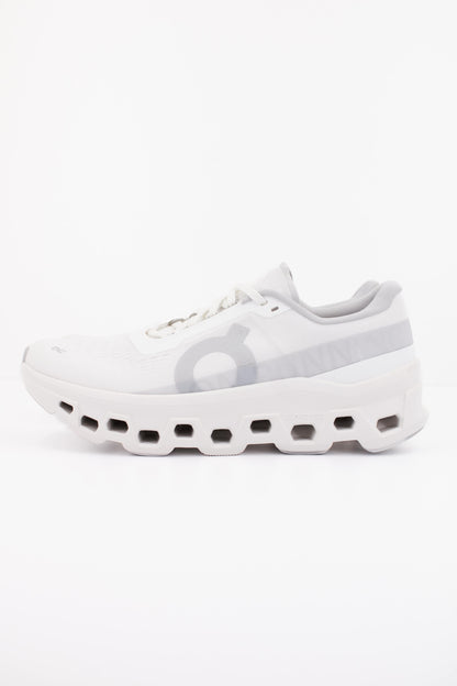 ON RUNNING CLOUDMONSTER  W en color WHITE  (1)