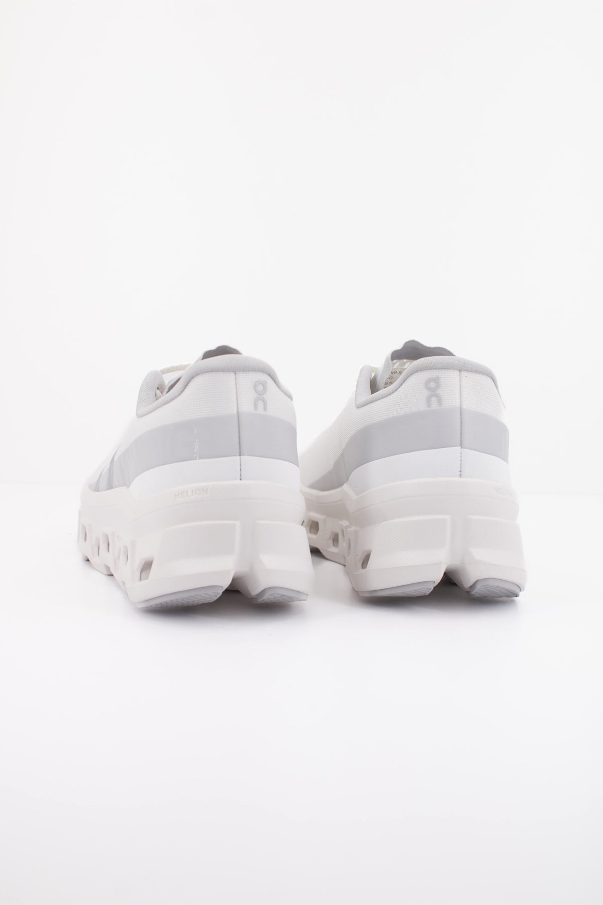 ON RUNNING CLOUDMONSTER  W en color WHITE  (4)