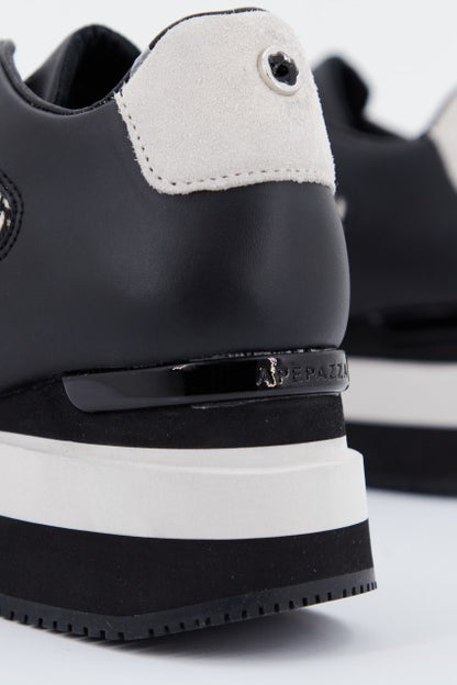 APEPAZZA PONY HILARY en color BLACK  (4)