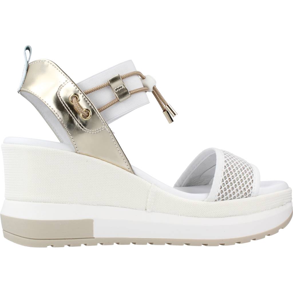 NERO GIARDINI ED en color   (4)