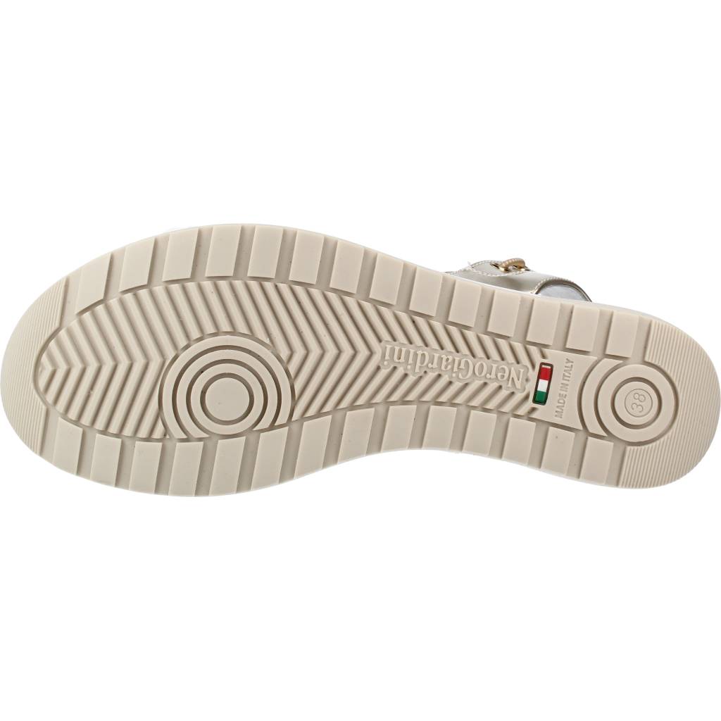 NERO GIARDINI ED en color   (6)