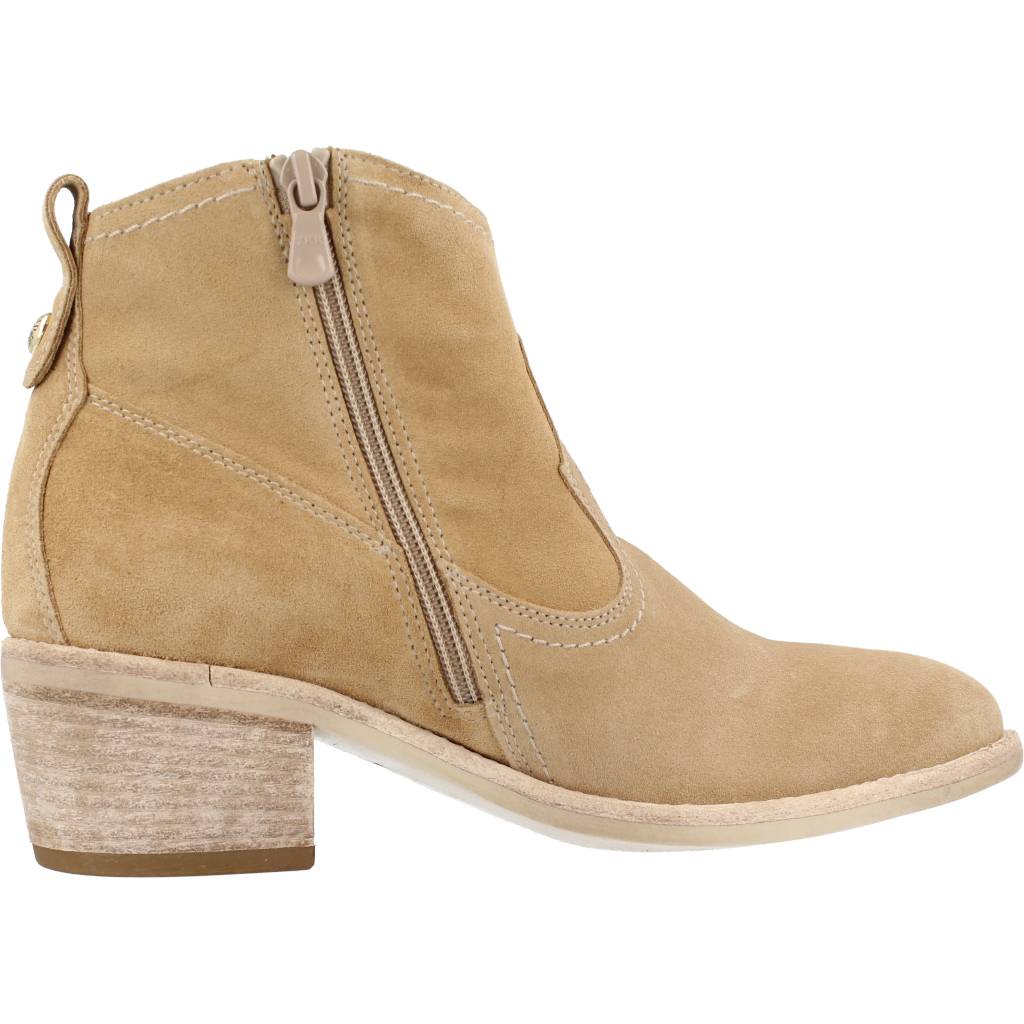 NERO GIARDINI ED  en color   (4)