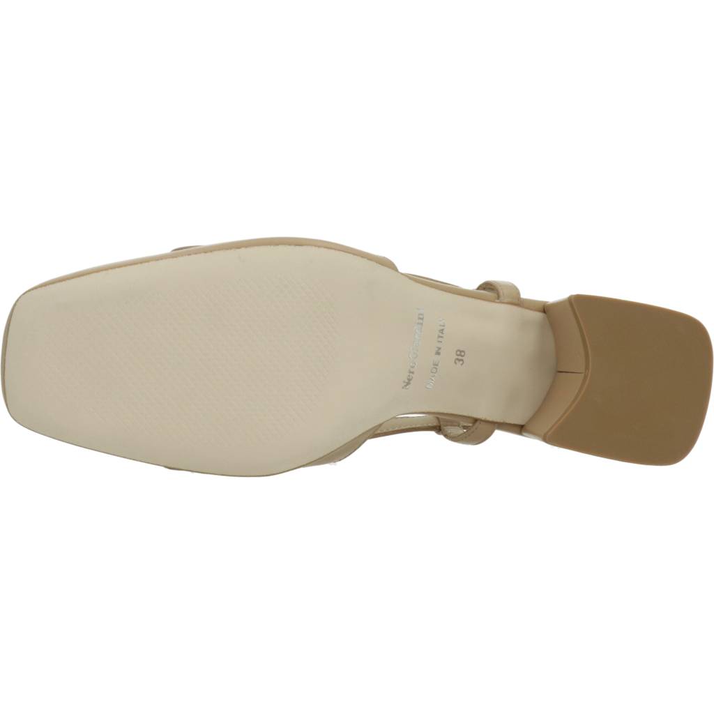 NERO GIARDINI E en color   (6)