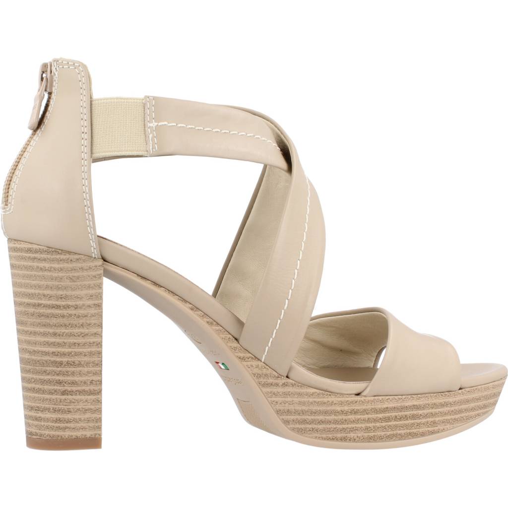 NERO GIARDINI ED en color   (4)