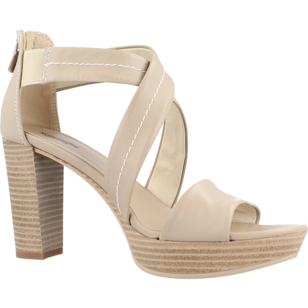 NERO GIARDINI ED en color   (5)