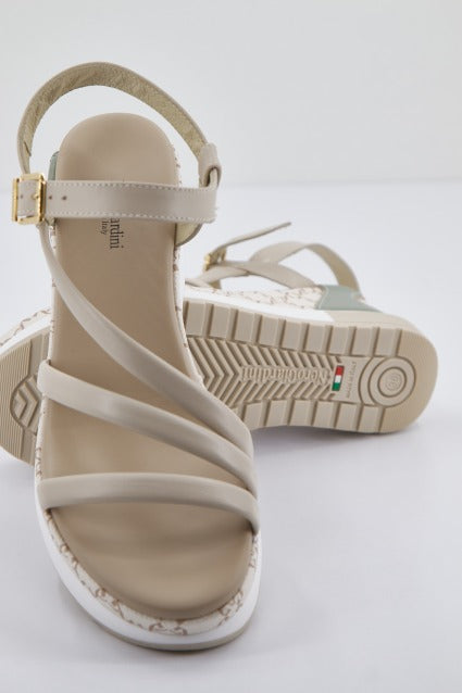 NERO GIARDINI ED en color   (3)