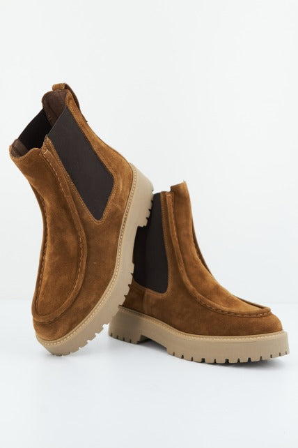 NERO GIARDINI ID  en color   (1)