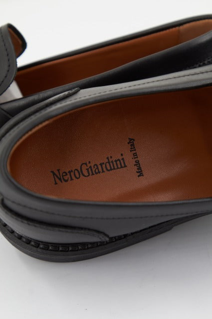 NERO GIARDINI IUE en color   (4)