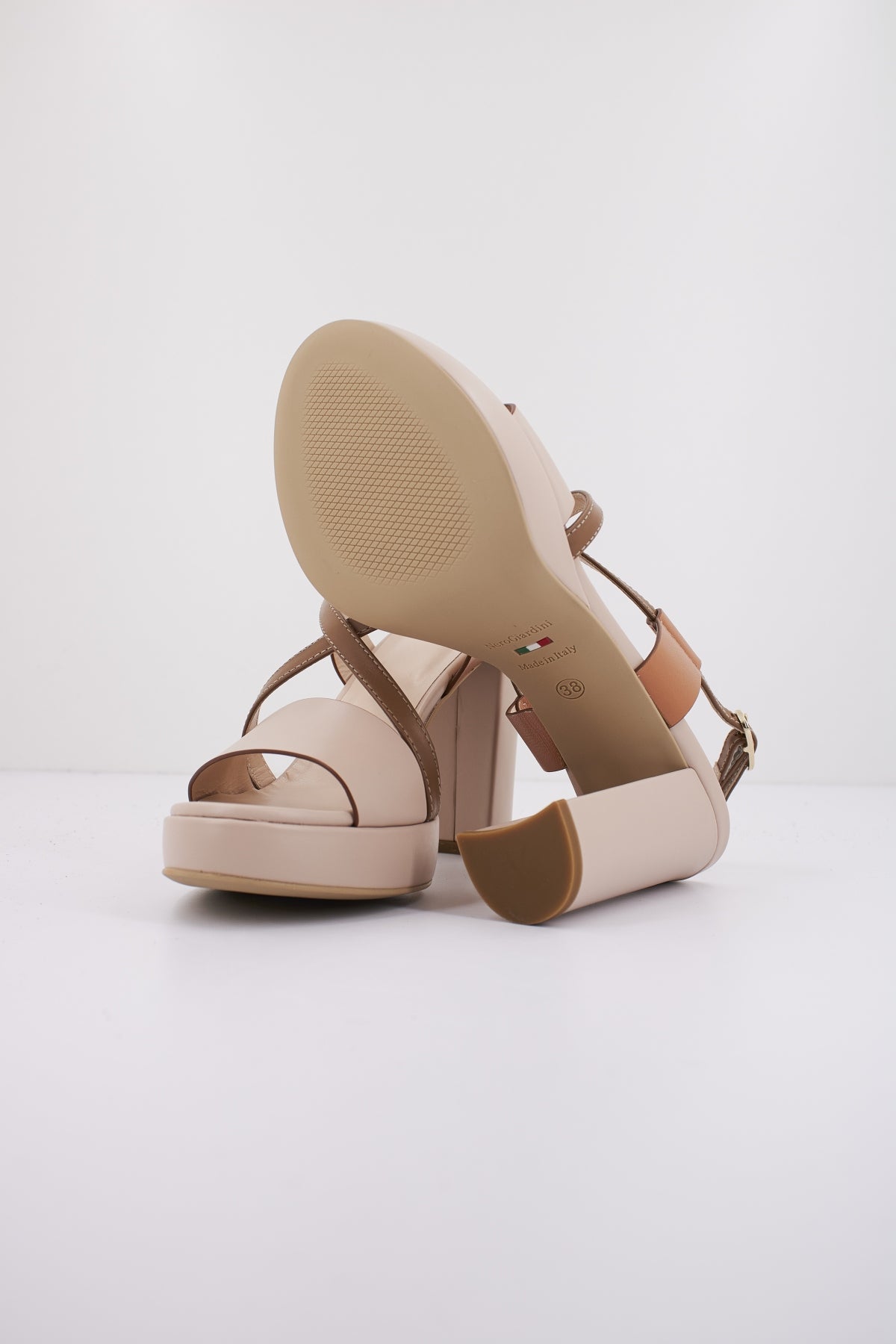 NERO GIARDINI ED  en color   (4)