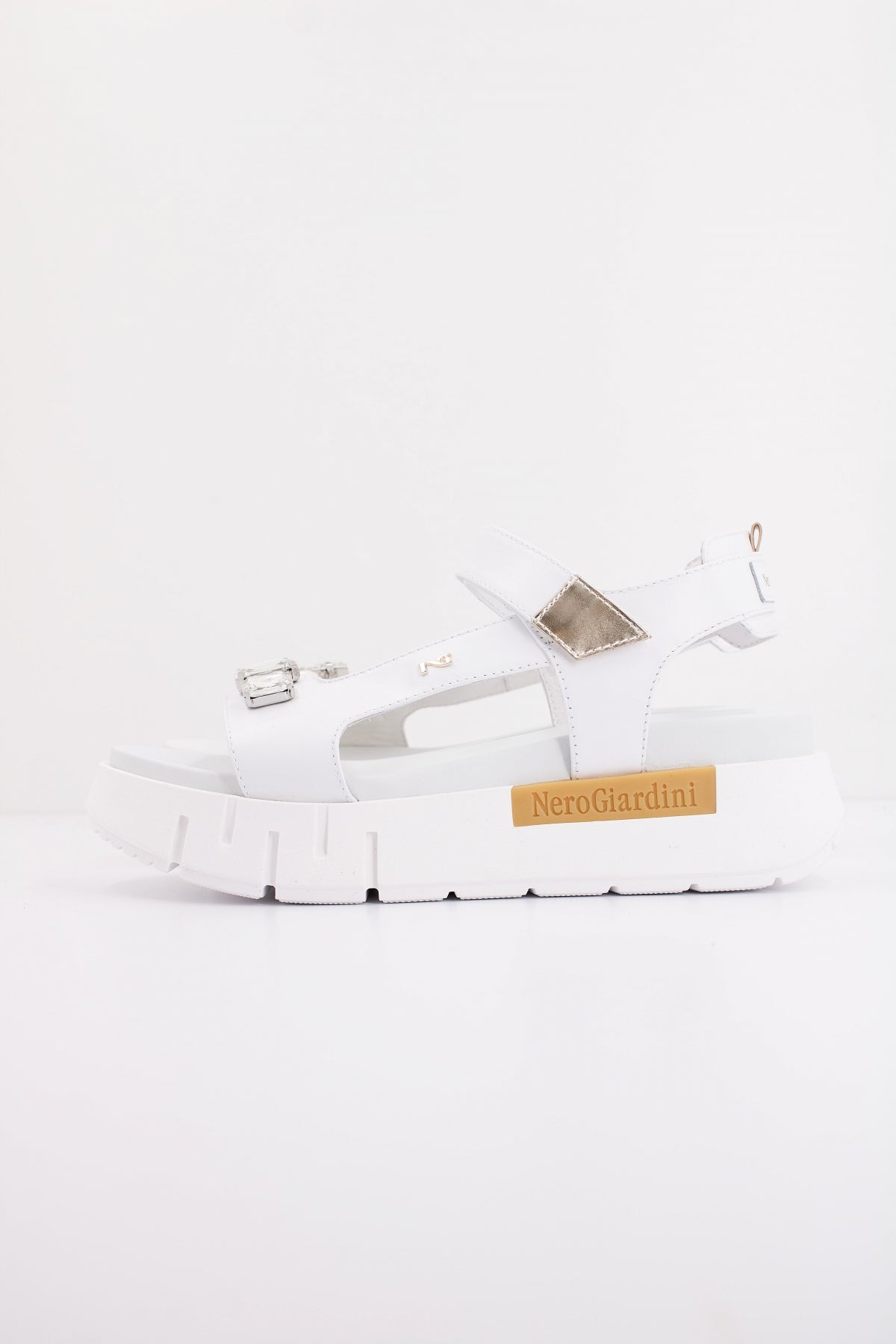 NERO GIARDINI ED en color   (1)