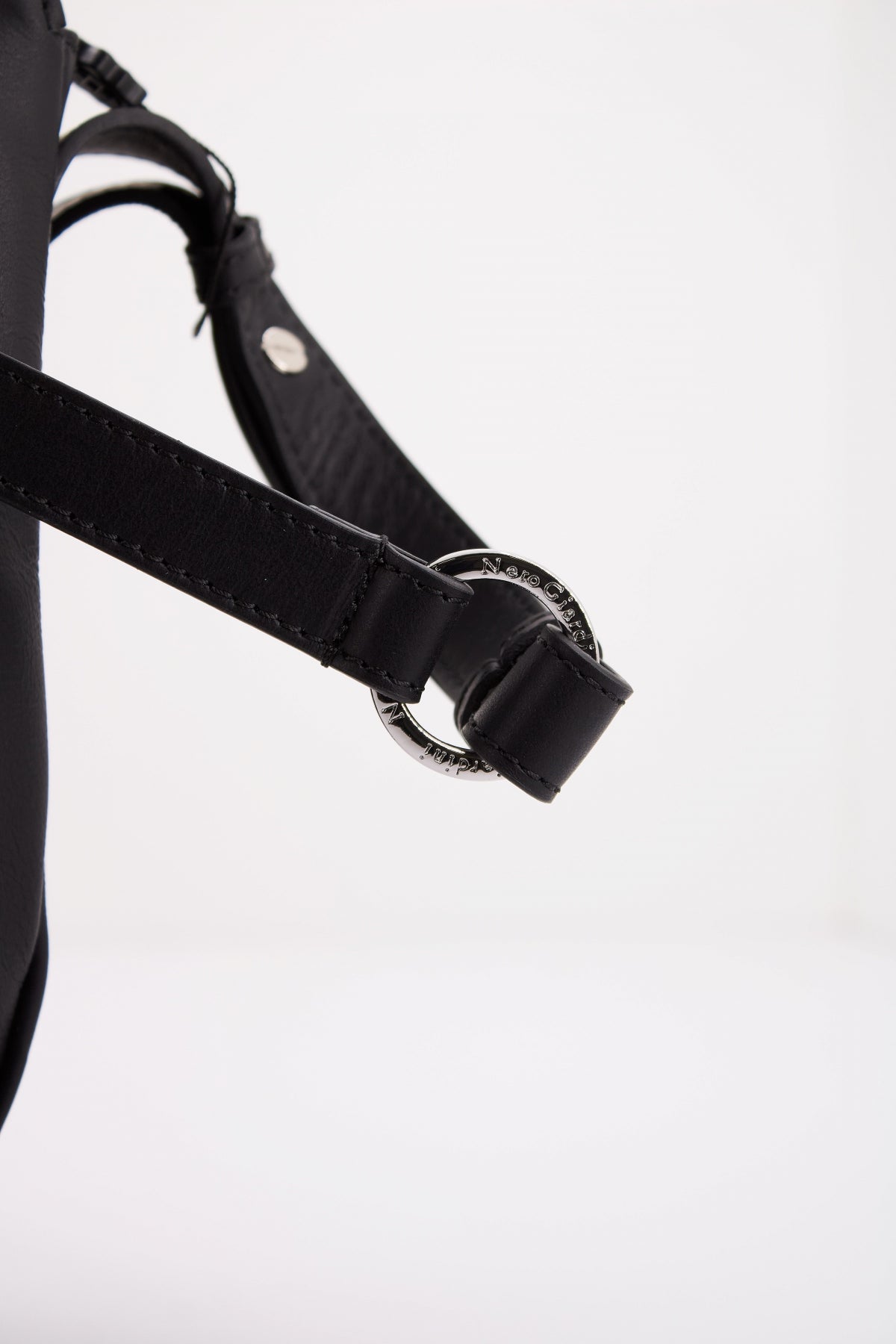 NERO GIARDINI ID  en color   (4)