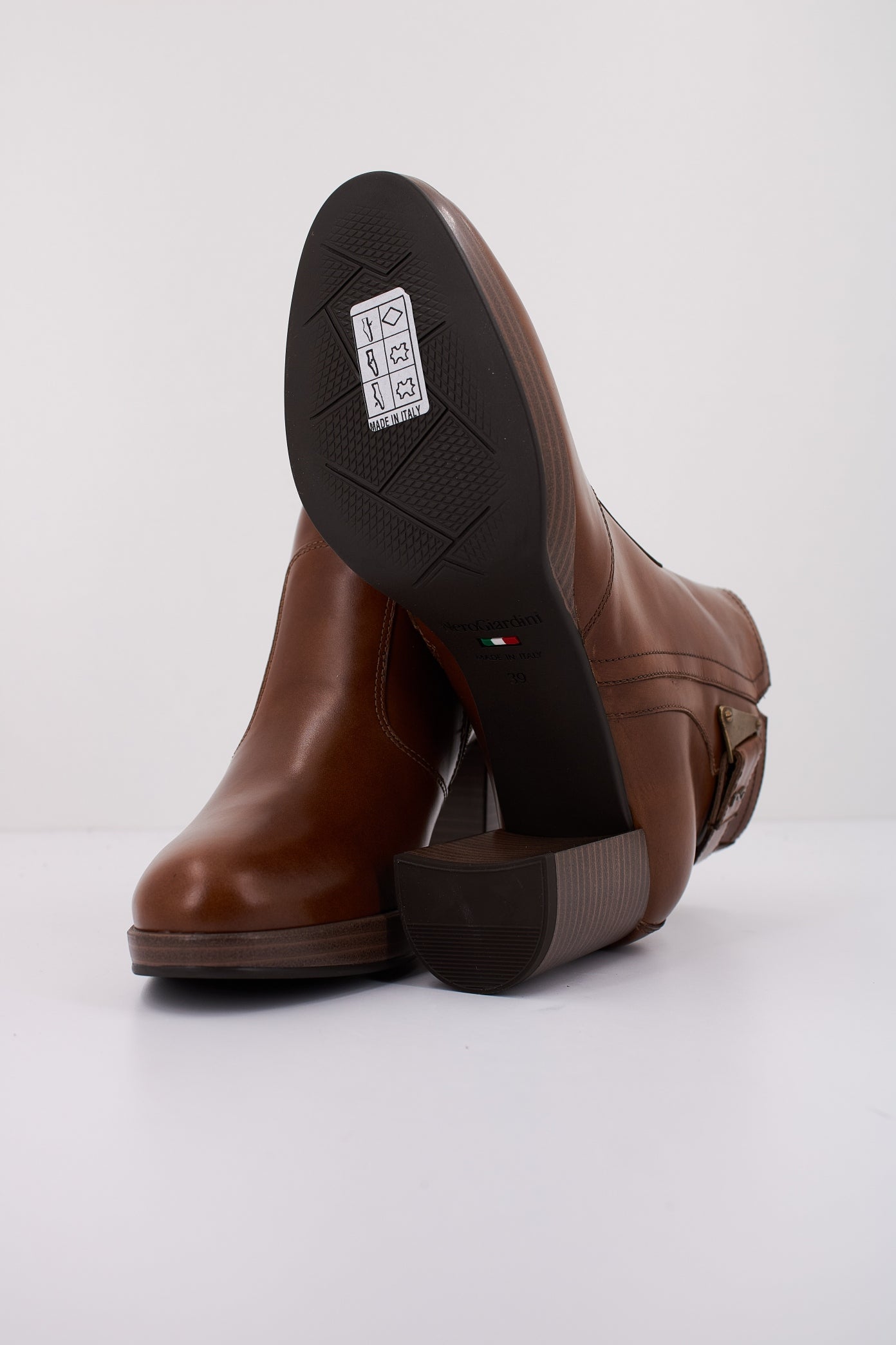 NERO GIARDINI  en color   (5)