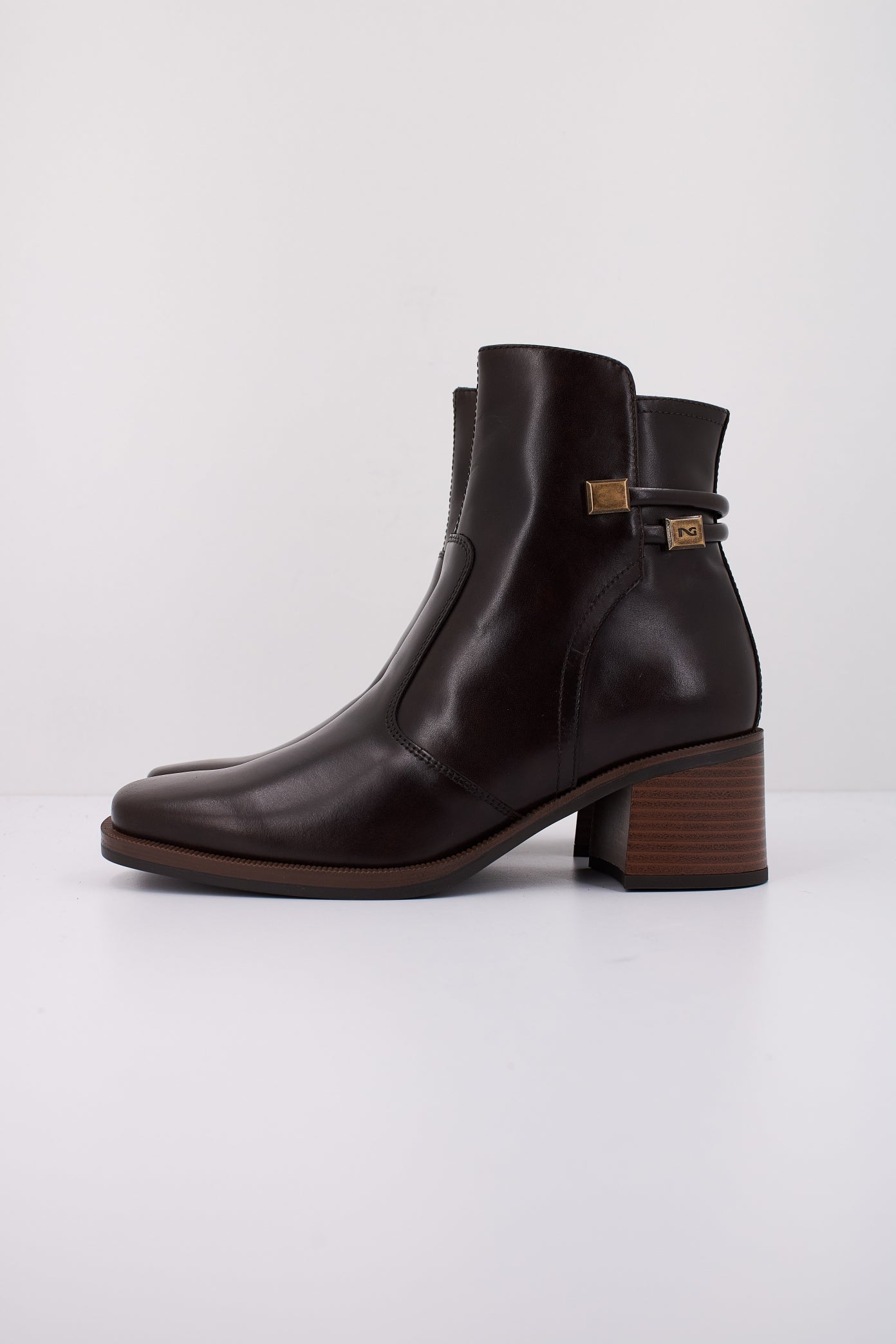 NERO GIARDINI  en color   (1)