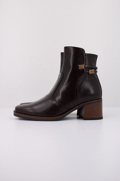 NERO GIARDINI  en color   (1)