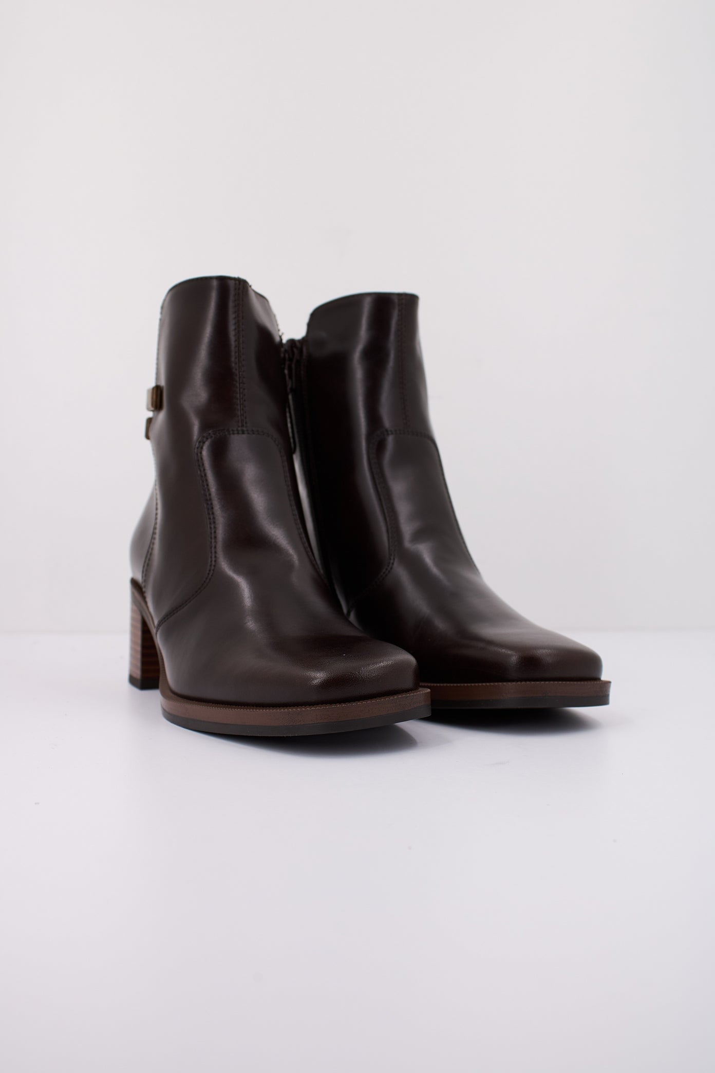 NERO GIARDINI  en color   (2)