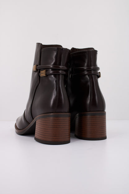 NERO GIARDINI  en color   (4)