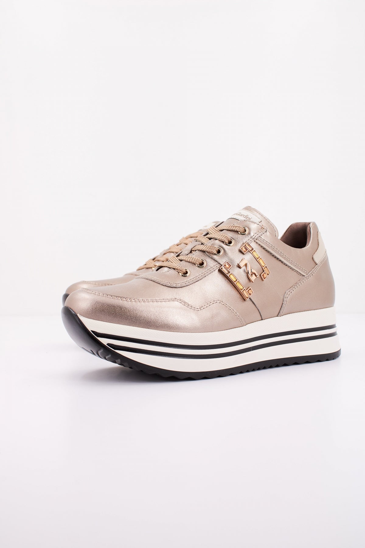 NERO GIARDINI ID  en color   (2)