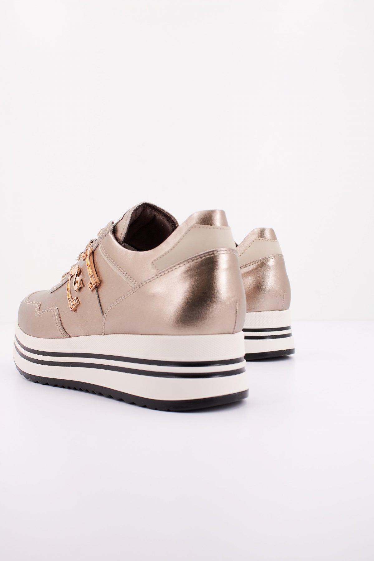 NERO GIARDINI ID  en color   (4)