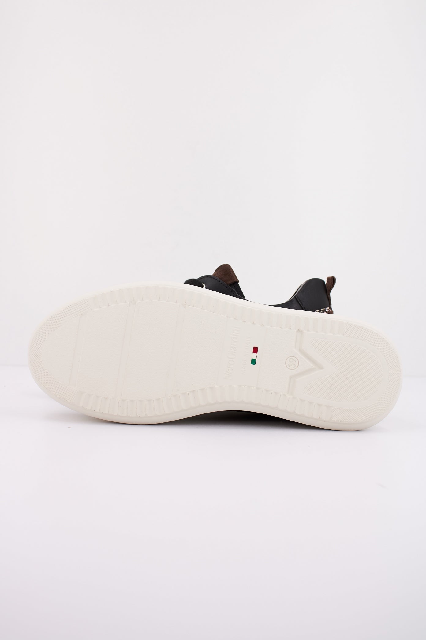 NERO GIARDINI ID en color   (5)