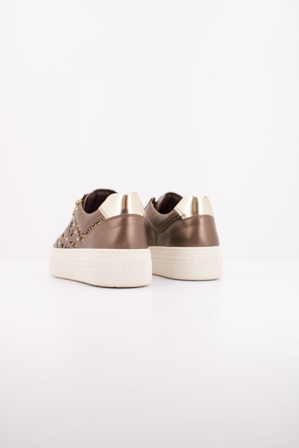 NERO GIARDINI ID  en color   (4)